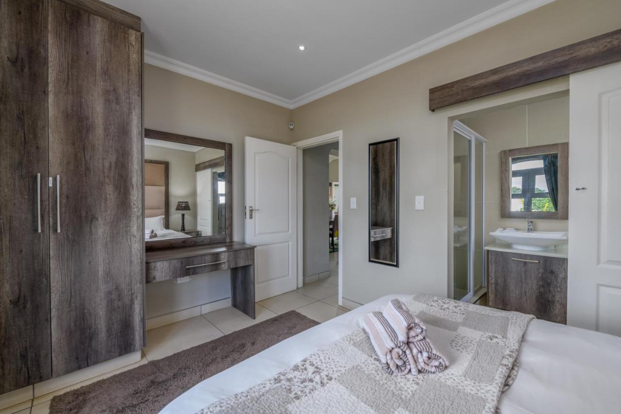 Villa Caylee Caribbean Estates - Ultra-Luxurious - Rimas Interiors Designs - Private Beachfront Escape - Premium Serviced For 8 Guests 포트에드워드 외부 사진