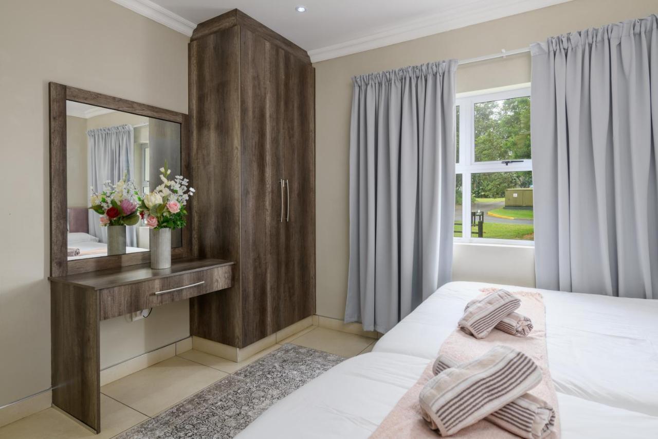 Villa Caylee Caribbean Estates - Ultra-Luxurious - Rimas Interiors Designs - Private Beachfront Escape - Premium Serviced For 8 Guests 포트에드워드 외부 사진